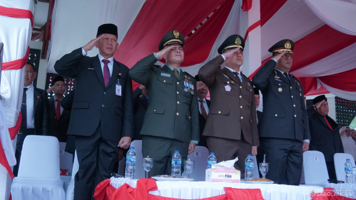 17 Agustus 2025&nbsp; Upacara Penurunan Bendera Merah Putih Bertempat di lapangan Gunung Kembang