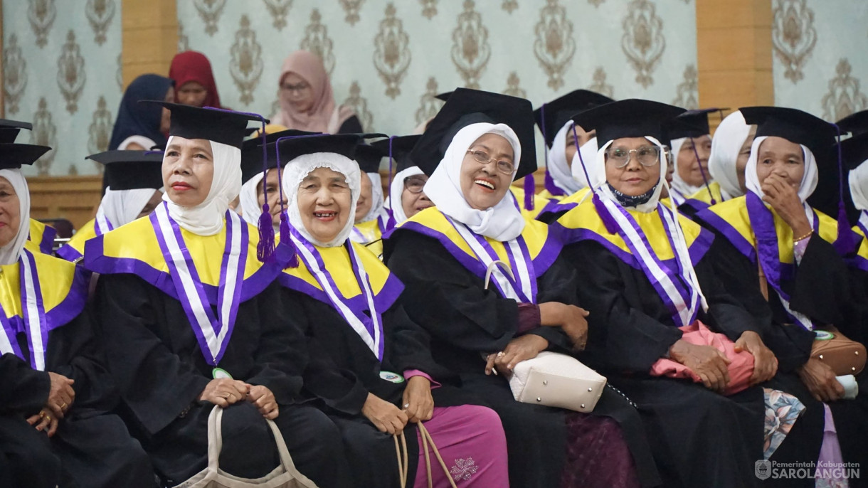 24 Februari 2026&nbsp;Wisuda Sekolah Lansia Sarolangun di Aula Utama Kantor Bupati Sarolangun