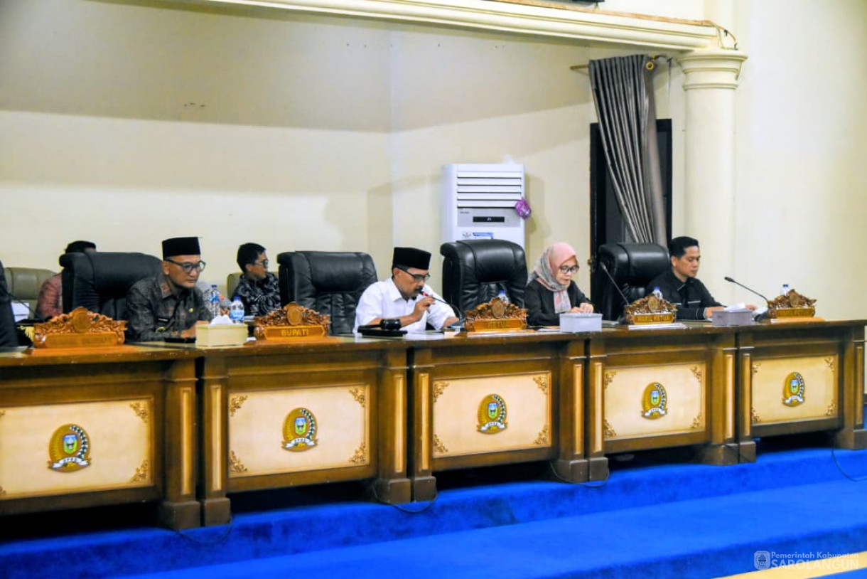30 Oktober 2025 Rapat Paripurna Tingkat I Tahap 1 Penyampaian Nota Pengantar RKUA Dan PPAS Anggaran Pendapatan dan Belanja Daerah Kabupaten Sarolangun Tahun Anggaran 2026