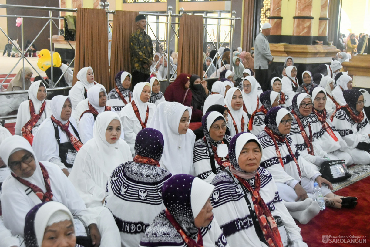 2 Juni 2024 -&nbsp;Pelepasan Calon Jamaah Haji Sarolangun Tahun 2024 Di Masjid Assulthon