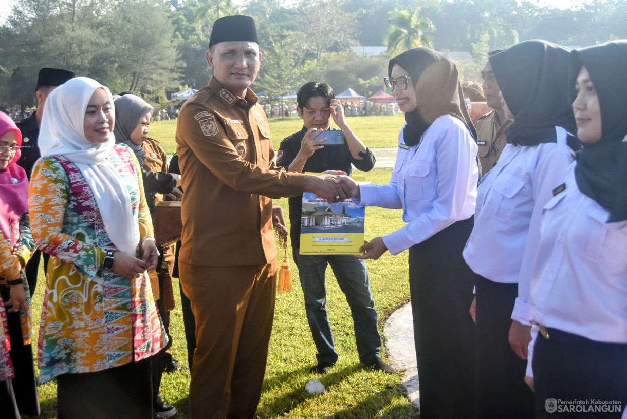 21 Juli 2025 -&nbsp;Penyerahan SK PPPK Tahap I Tahun 2024