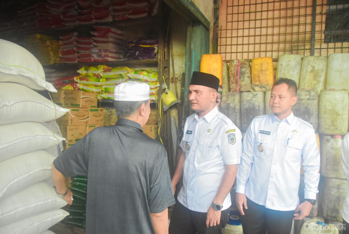 26 Maret 2025 -&nbsp;Sidak Pasar Menjelang Hari Raya Idul Fitri di Pasar Atas Sarolangun