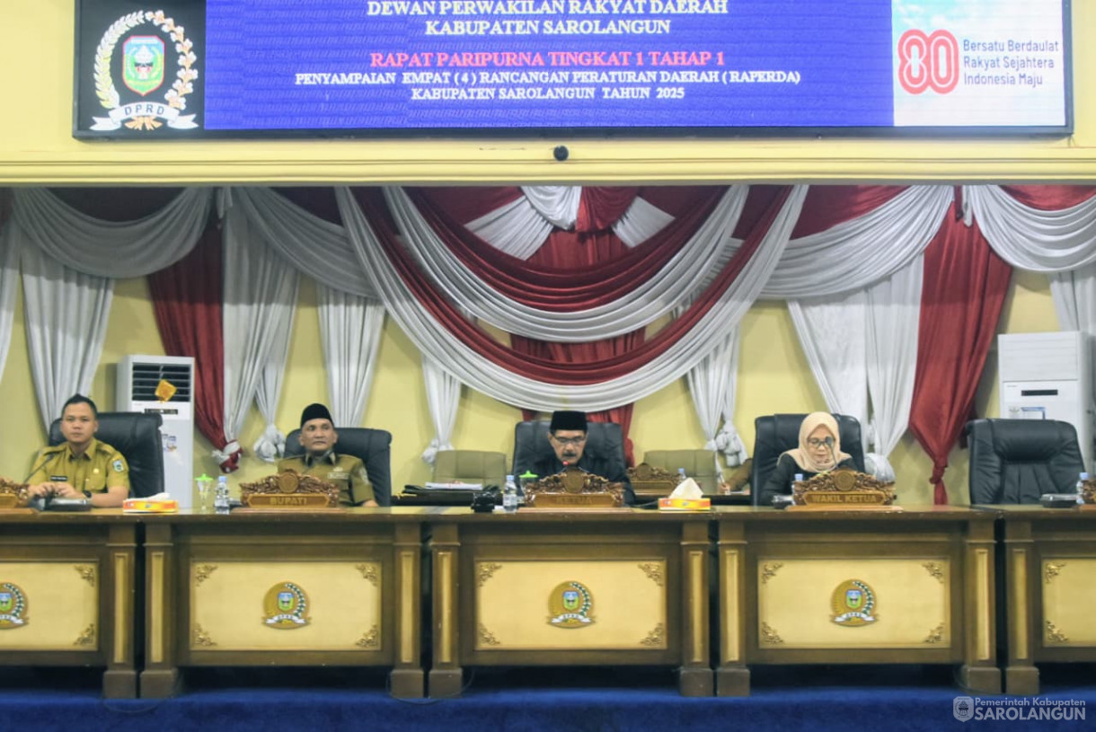 26 Agustus 2025 Rapat Paripurna Tingkat 1 Tahap 1 Penyampaian 4 Ranperda Kabupaten Sarolangun di Gedung DPRD Kabupaten Sarolangun