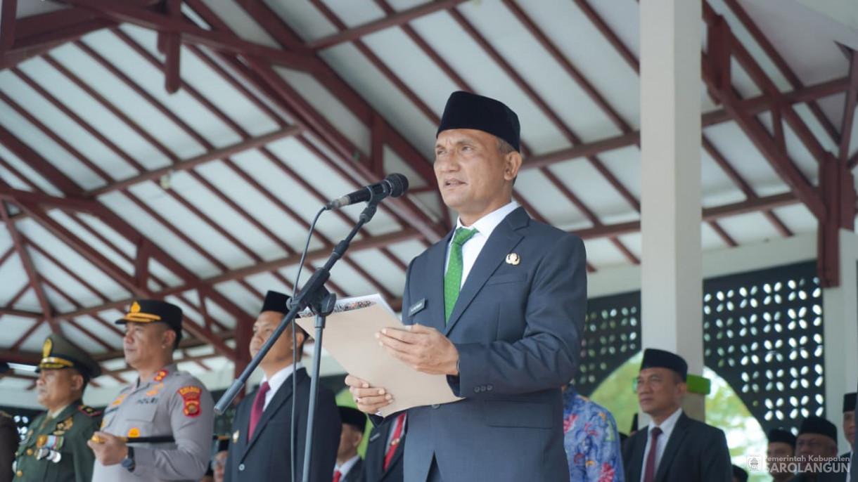 28 Oktober 2025 Upacara Hari Peringatan Sumpah Pemuda Ke 97 Tahun 2025 , Launching Perlindungan Jamsostek Bagi Pekerja Rentan, Lembaga Adat Masyarakat dan LPM Kelurahan dan&nbsp;Penyerahan Satu Unit Truk Sampah Ke Dinas LHD Sarolangun&nbsp;&nbsp;