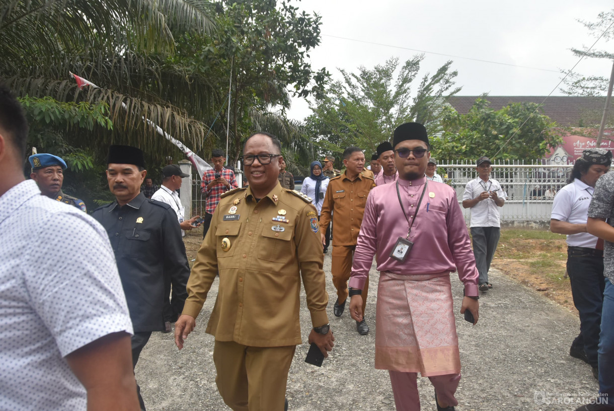 23 September 2024 -&nbsp;Rapat Pleno Terbuka Pengundian Dan Penetapan Nomor Urut Pasangan Calon Bupati Dan Wakil Bupati Sarolangun Dalam Pilkada Serentak Tahun 2024, Bertempat di Kantor KPU Sarolangun