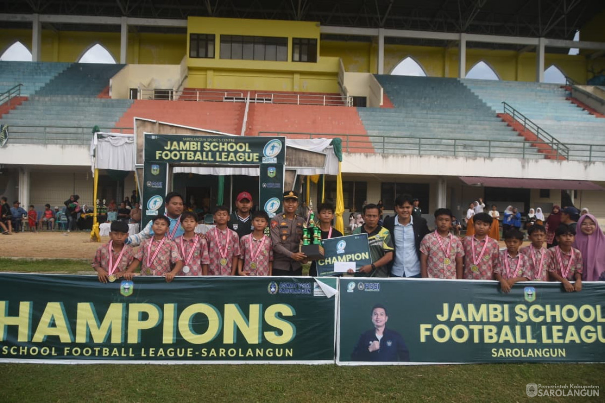 4 Desember 2025 Penutupan Liga Pelajar di GOR Sport Center Sarolangun