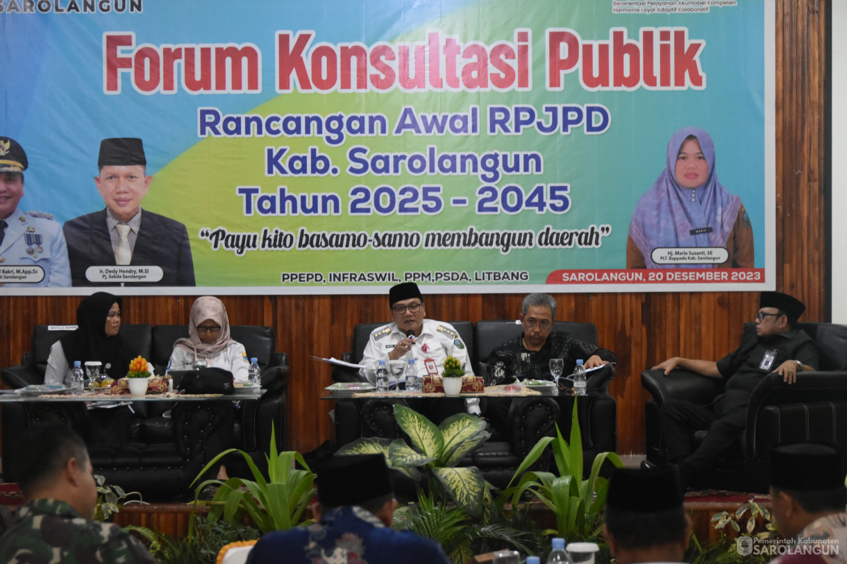 20 Desember 2023 - Forum Konsultasi Publik Rancangan Awal RPJPD Kabupaten Sarolangun Tahun 202 sd 2045 Di Aula Bappeda Sarolangun