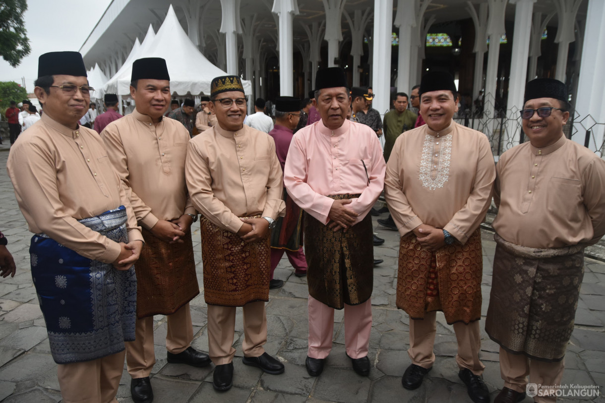 19 April 2024 - Menghadiri Akad Nikah Anak Bapak Gubernur Jambi Di Masjid Seribu Tiang Al Falah