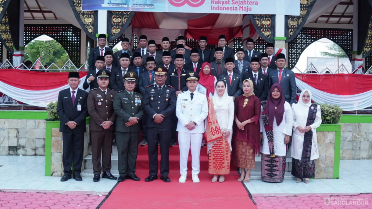 17 Agustus 2025&nbsp; Upacara Penurunan Bendera Merah Putih Bertempat di lapangan Gunung Kembang