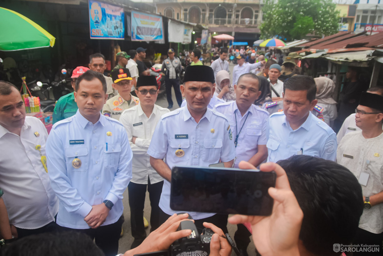 26 Maret 2025 -&nbsp;Sidak Pasar Menjelang Hari Raya Idul Fitri di Pasar Atas Sarolangun
