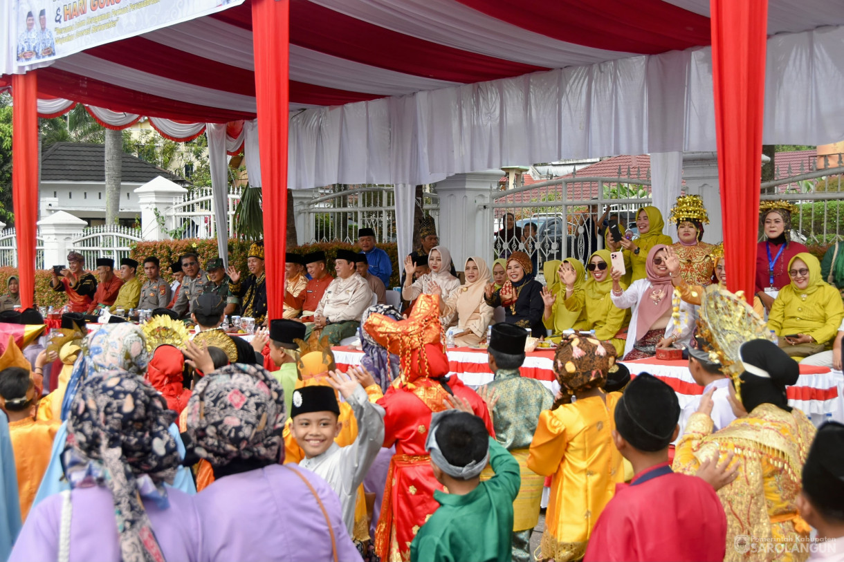 18 November 2023 - Penjabat Bupati Sarolangun Menghadiri&nbsp; Dan Membuka Pawai Budaya Multietnis Dalam Rangka HUT PGRI Ke 78 dan Hari Guru Nasional 2023 di Rumah Dinas Bupati Sarolangun