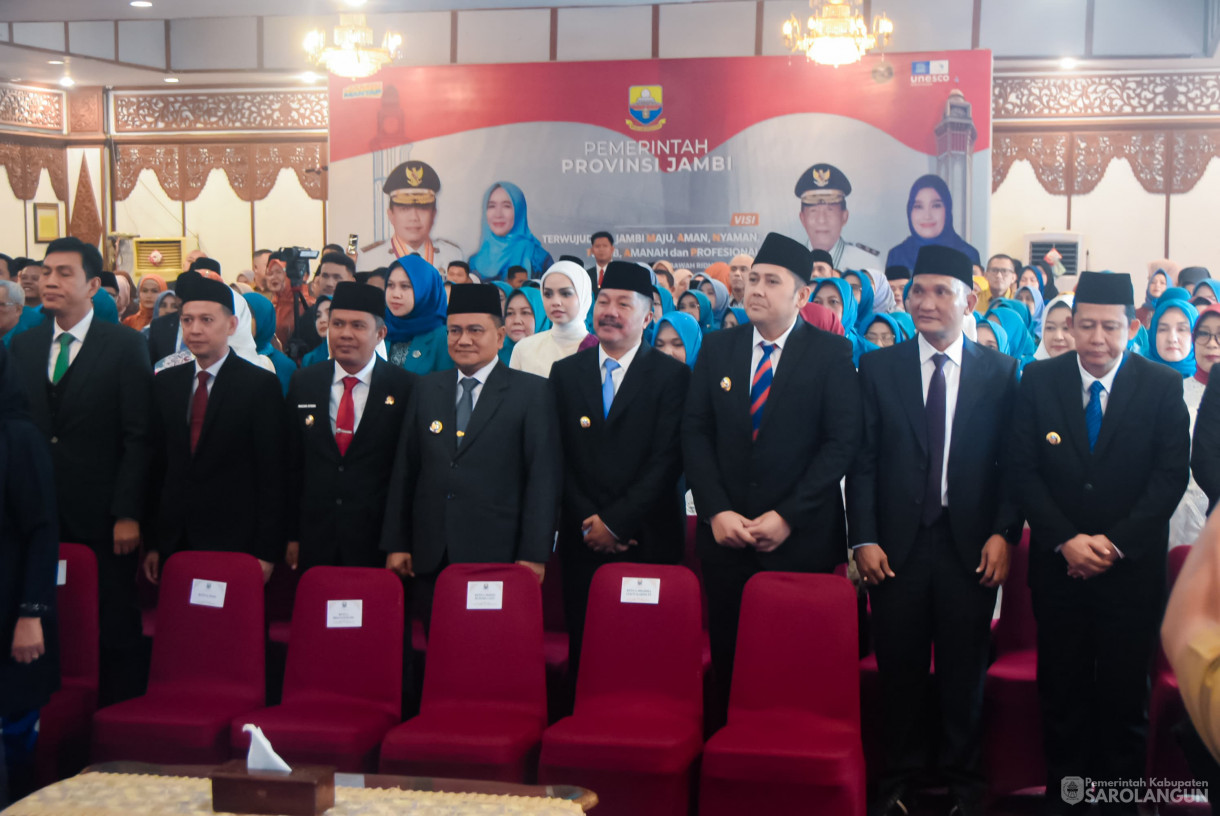 10 Maret 2025 - Pelantikan Ketua TP PKK, Bunda PAUD, Ketua Dekranasda Se Provinsi Jambi Bertempat di Auditorium Rumah Dinas Gubernur Jambi