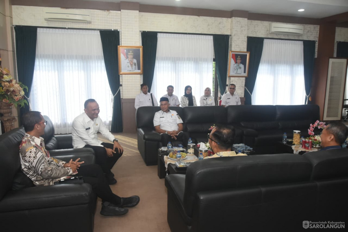 27 Agustus 2025&nbsp; Penandatanganan MOU Kerjasama Antara Kantor Wilayah Direktorat Jenderal Perbendaharaan Provinsi Jambi Dengan Pemerintah Kabupaten Sarolangun