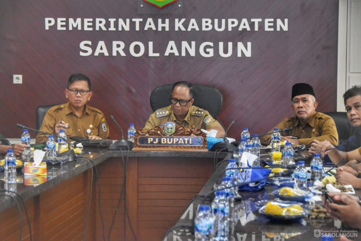 13 Januari 2024 - Rapat TPID Via Zoom Meeting, Bertempat di Ruang Pola Utama Kantor Bupati Sarolangun