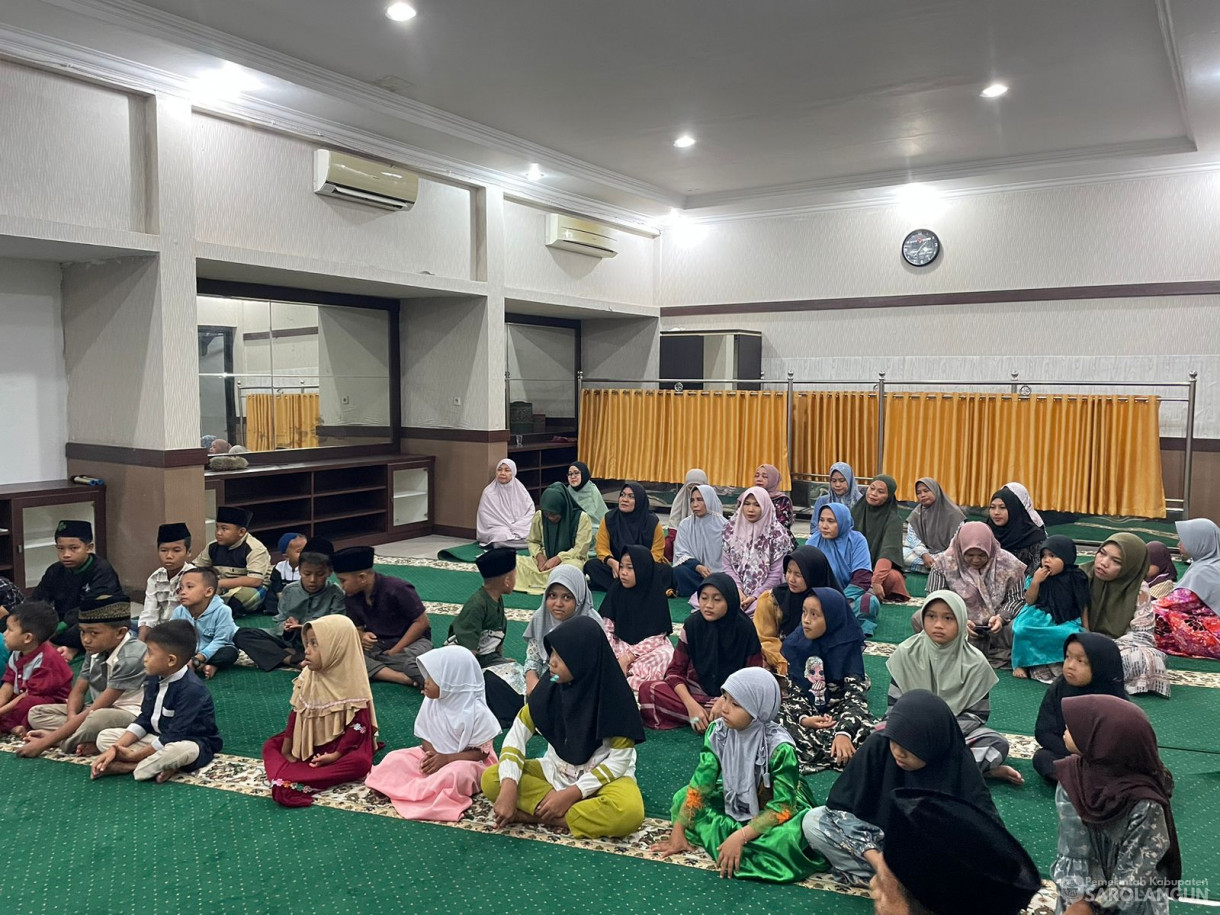 2 Maret 2024 - Acara Tausiah Agama Bersama Anak Yatim Di Rumah Dinas Bupati Sarolangun