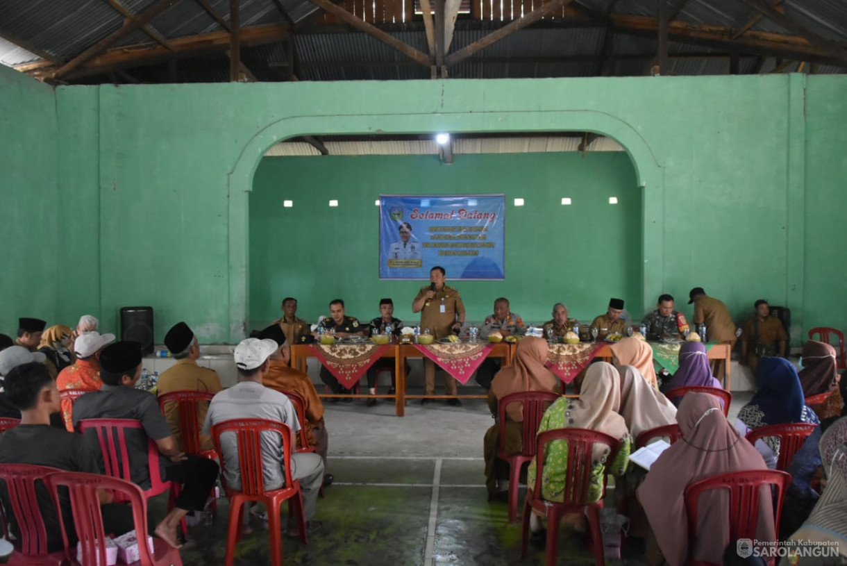 19 September 2023 - Penjabat Bupati Sarolangun Melakukan Kunjungan Kerja Dan Memberikan Bantuan di Balai Desa Pematang Kulim Kecamatan Pelawan