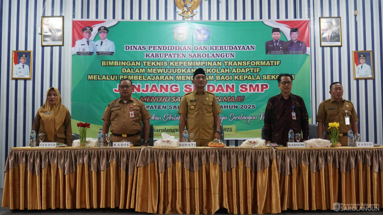 22 Juli 2025 - Bupati Sarolangun Membuka Langsung Kegiatan Bimtek Kepemimpinan Transformatif, dalam Mewujudkan Sekolah Adaptif Melalui Pembelajaran Mendalam Bagi Kepala Sekolah Jenjang SD dan SMP
