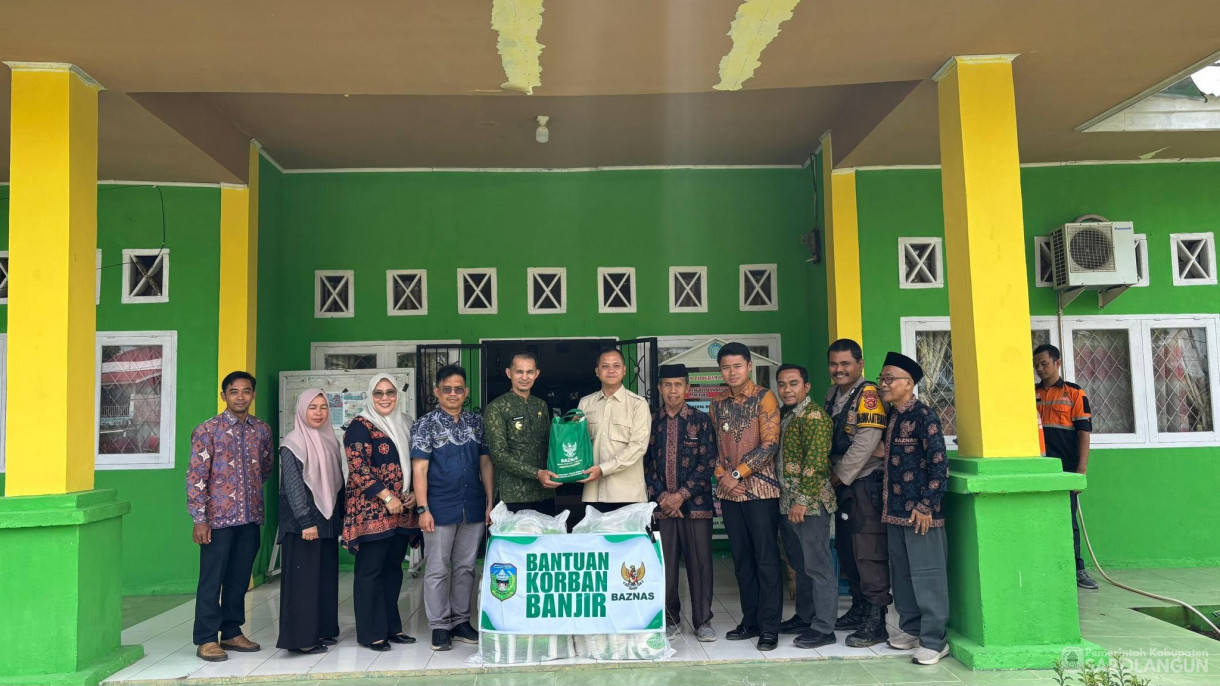 30 April 2026 Wakil Bupati Sarolangun Menyerahkan Bantuan Untuk Masyarakat Terdampak Banjir di Desa Ujung Tanjung, Kelurahan Aurgading, Desa Panti dan Kelurahan sarolangun Kembang