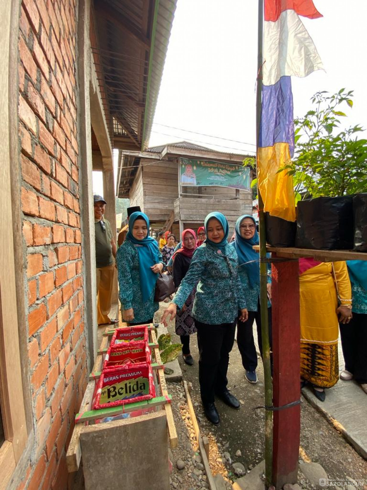 Senin,16 Oktober 2023, Ibu Penjabat Bupati Sarolangun selaku Ketua TP PKK dan Bunda PAUD Kab.Sarolangun melaksanakan kegiatan Penilaian Dasawisma,Parenting Bunda PAUD, dan Pemberian Bantuan Stunting di Desa Raden Anom Kecamatan Batang Asai