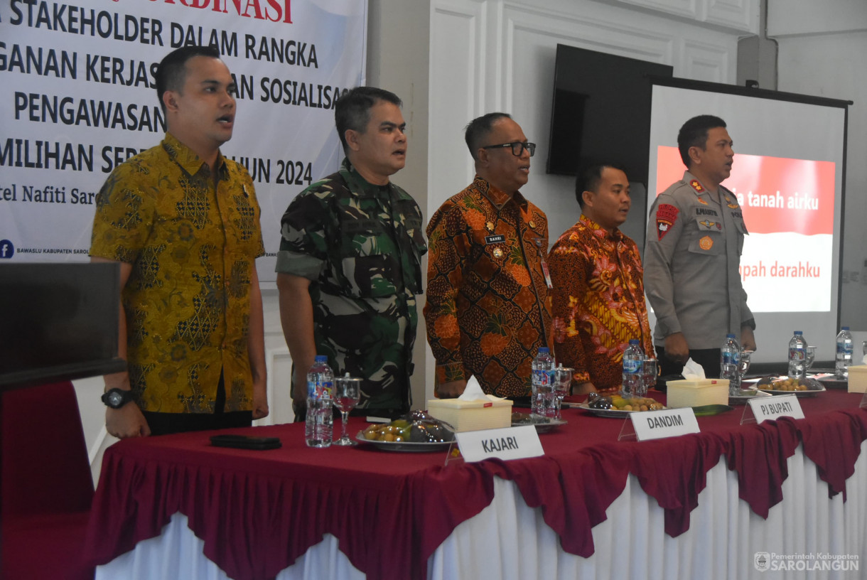 11 Oktober 2024 - Rapat Koordinasi Bersama Stakeholder Dalam Rangka Penandatanganan Kerjasama Dan Sosialisasi Pengawasan Siber Pada Pemilihan Serentak Tahun 2024, Bertempat di Aula Hotel Nafiti Sarolangun