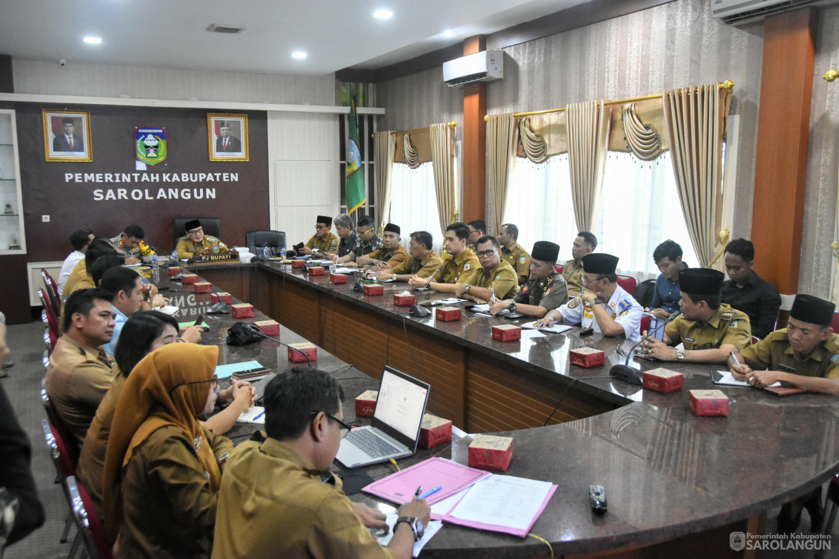 5 Maret 2024 - Rapat Tim Pengendalian Inflasi Daerah Pengamanan Pasokan dan Harga Pangan Jelang Puasa Dan Idul Fitri 2024 Di Ruang Pola Utama Kantor Bupati Sarolangun