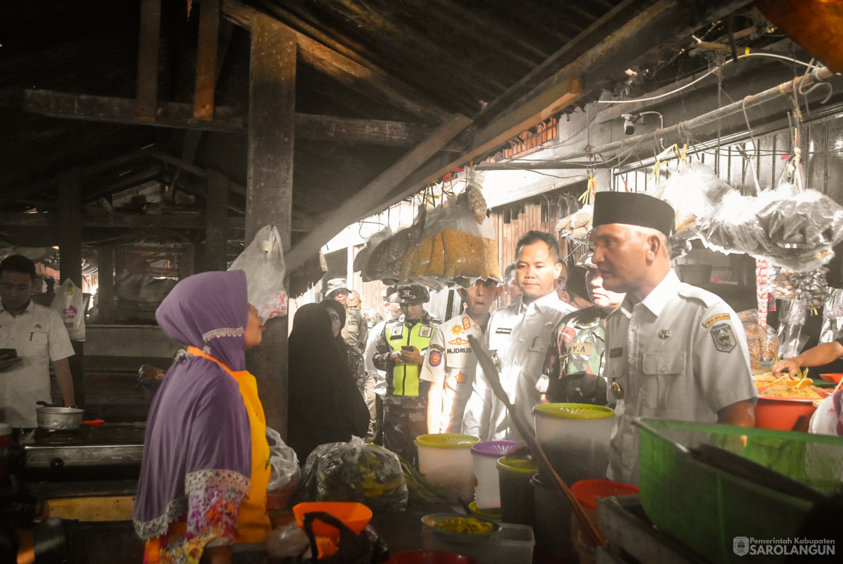 26 Maret 2025 -&nbsp;Sidak Pasar Menjelang Hari Raya Idul Fitri di Pasar Atas Sarolangun