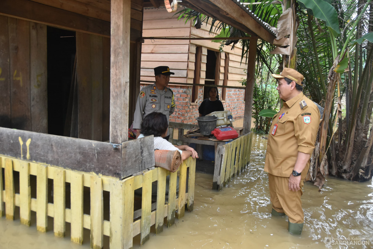 16 Januari 2024 - Meninjau Lokasi Terdampak Banjir Di Kecamatan Mandiangin