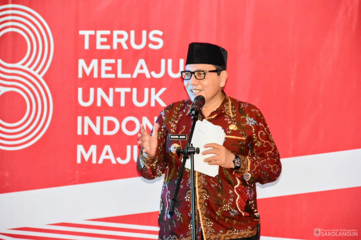 17 Agustus 2023 - Penjabat Bupati Sarolangun Dr. Ir. Bachril Bakri, M.App, Sc Menghadiri Acara Malam Resepsi Kenegaraan Dalam Rangka HUT RI Ke-78 di Rumah Dinas Bupati Sarolangun