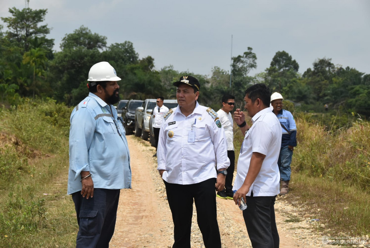 20 September 2023 - Penjabat Bupati Sarolangun Melihat Jalan PT Minemex Kecamatan Mandiangin