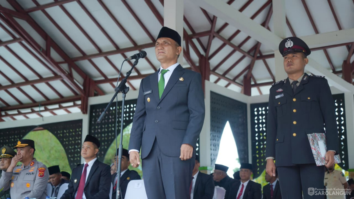 28 Oktober 2025 Upacara Hari Peringatan Sumpah Pemuda Ke 97 Tahun 2025 , Launching Perlindungan Jamsostek Bagi Pekerja Rentan, Lembaga Adat Masyarakat dan LPM Kelurahan dan&nbsp;Penyerahan Satu Unit Truk Sampah Ke Dinas LHD Sarolangun&nbsp;&nbsp;