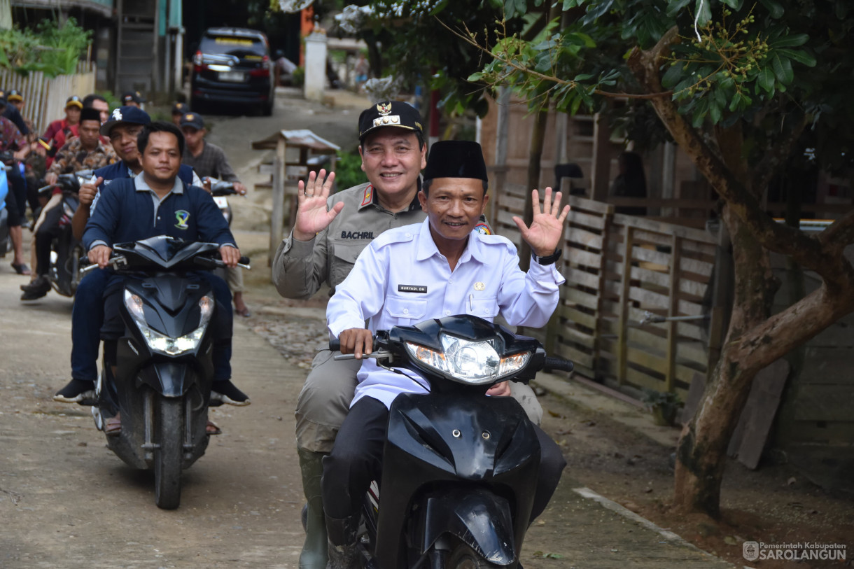 25 November 2023 - Meninjau Saluran Irigasi Yang Rusak Di Sawah Desa Sungai Bemban, Kecamatan Batang Asai