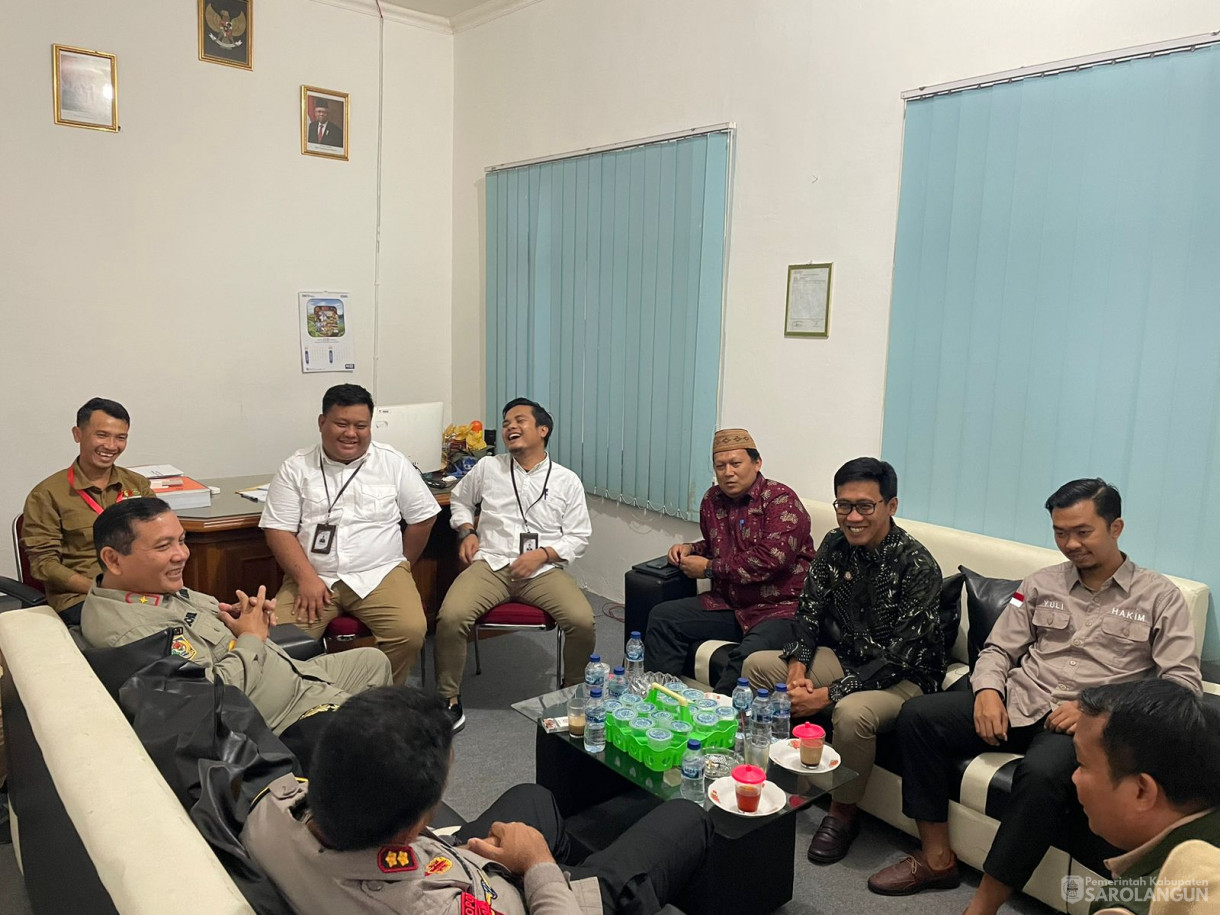 2 Maret 2024 - Menghadiri Pembukaan  Rapat Pleno Terbuka Rekapitulasi Hasil Penghitungan Perolehan Suara Tingkat Kab. Sarolangun Pemilihan Umum Tahun 2024 Di Kantor KPU Kab. Sarolangun