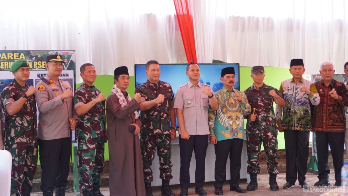 Peninjauan Pangdam Tuangku Imam Bonjol Di Batalyon Infrantri TP 896 Serumpun Pseko