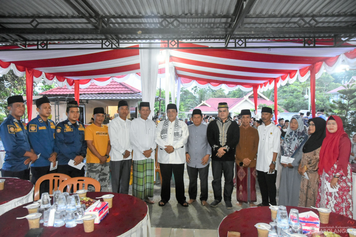 25 Maret 2024 - Buka Bersama Petugas Damkar Dan Petugas Kebersihan Lingkungan Hidup Di Rumah Dinas Sekda Sarolangun