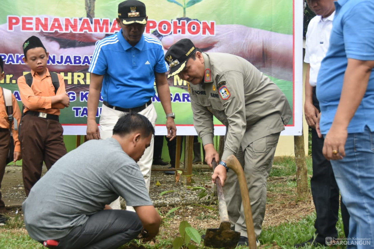 22 September 2023 - Penjabat Bupati Sarolangun Menghadiri Acara Penanaman Pohon di Desa Lidung