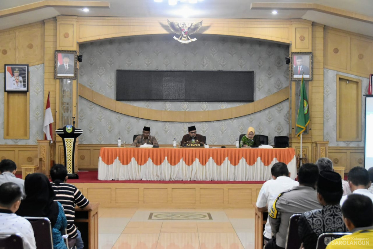 18 Agustus 2023 - Penjabat Bupati Sarolangun Dr. Ir. Bachril Bakri, M.App, Sc Memimpin Rapat Persiapan MTQ di Ruang Aula Utama Kantor Bupati Sarolangun