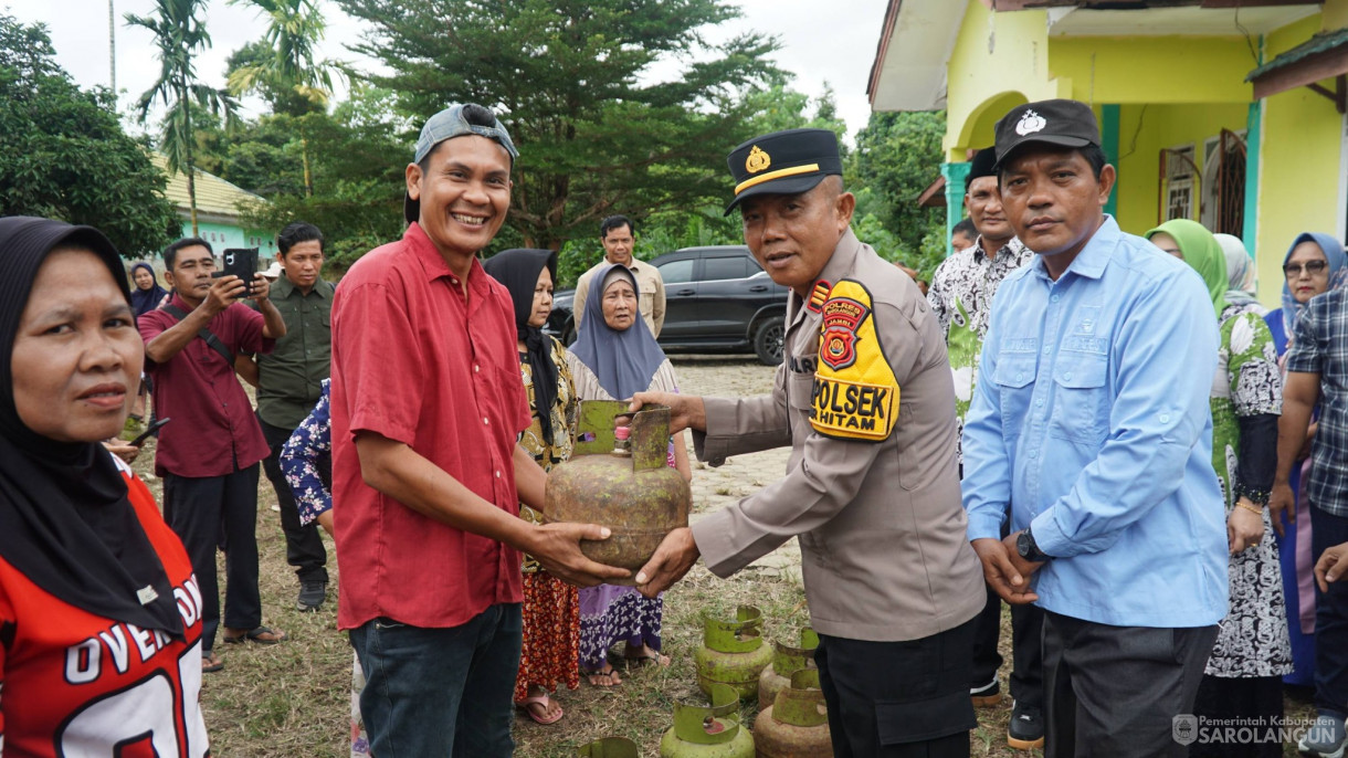 Monitoring Dalam Rangka Operasi Pasar Gas Elpiji 3 kg sejumlah 560 tabung untuk masyarakat kec Air Hitam