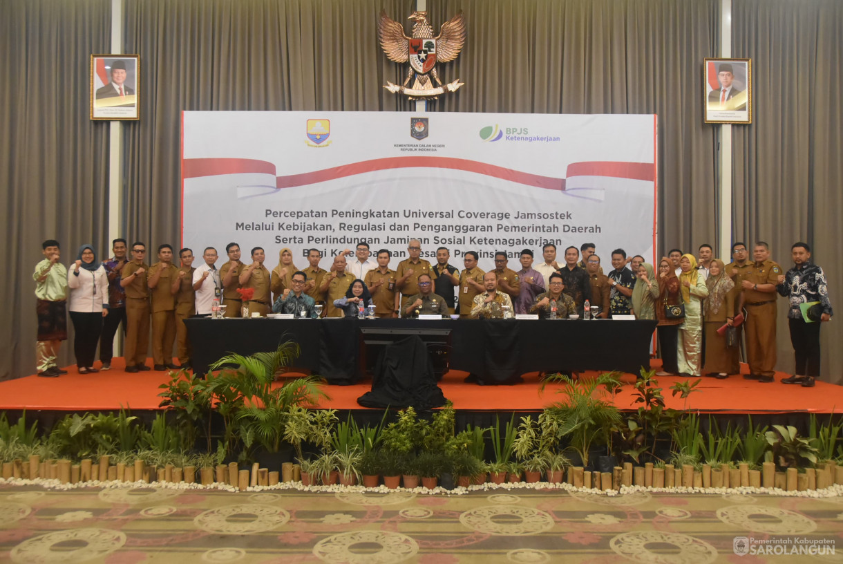 2 Desember 2024 - Kegiatan Perlindungan Jaminan Sosial Ketenagakerjaan Melalui Program Penganggaran APBD di Provinsi Jambi, Bertempat di Aula Swissbell Hotel Kota