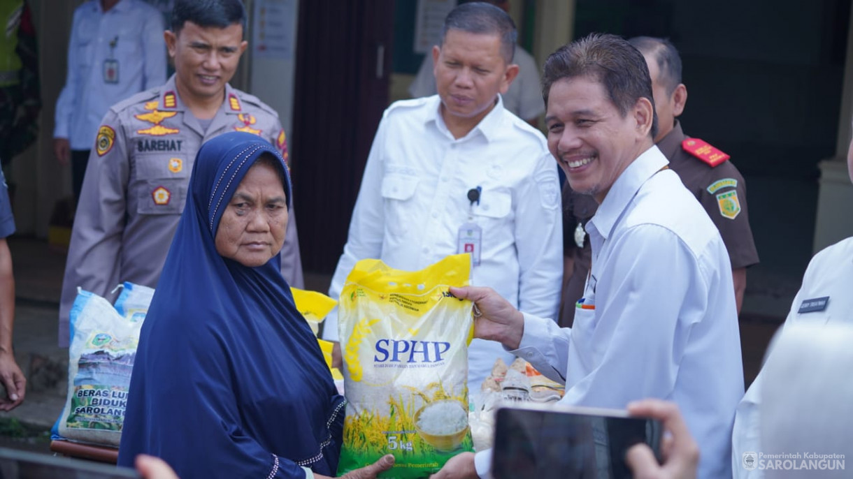 20 Agustus 2025&nbsp; Gerakan Pangan Murah Dalam Rangka Pengendalian Inflasi dan Stabilisasi Pasokan Harga Pangan 2025 Bertempat di Ruko Abadi Sarolangun