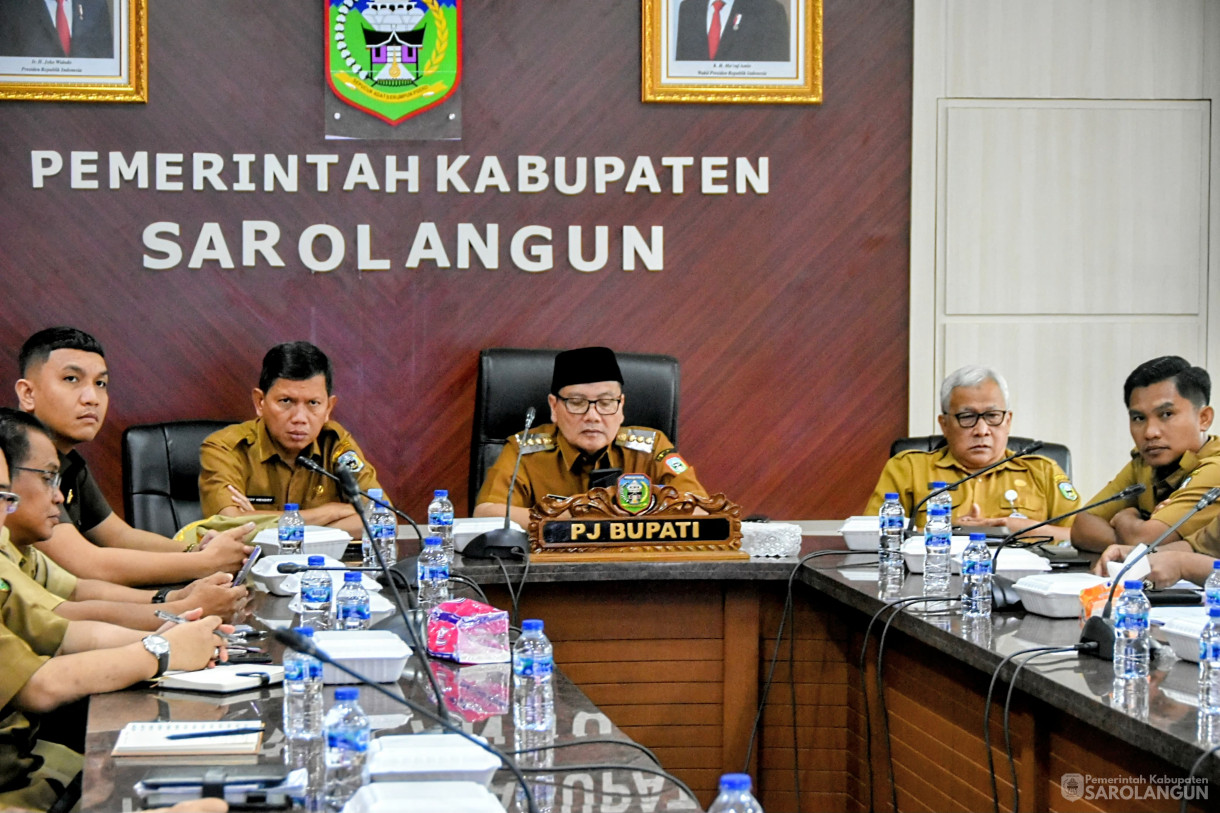 29 Januari 2024 - Rapat TPID Via Zoom Meeting Di Ruang Pola Utama Kantor Bupati Sarolangun