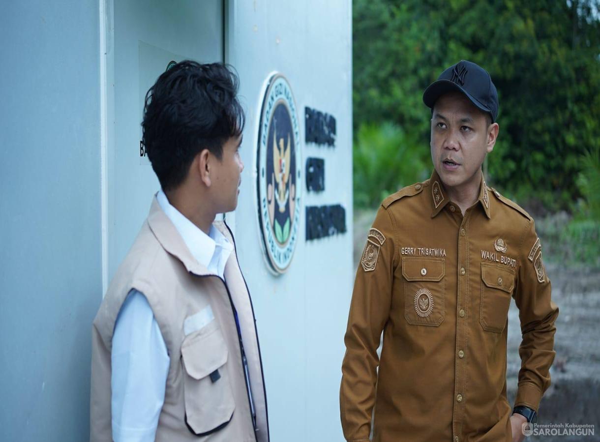 25 Mei 2026 Wakil Bupati meninjau pembangunan SPPG di Desa Sungai Rotan Kecamatan Mandiangin