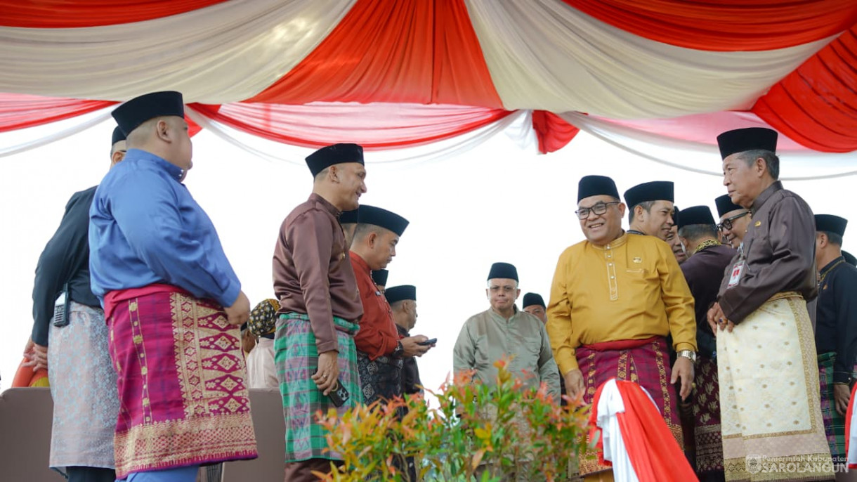 5 Januari 2026 Mengikuti Upacara HUT Provinsi Jambi, Serta Menyerahkan Donasi Pemerintah Daerah Kabupaten Sarolangun Untuk Bencana Alam Sumatera.