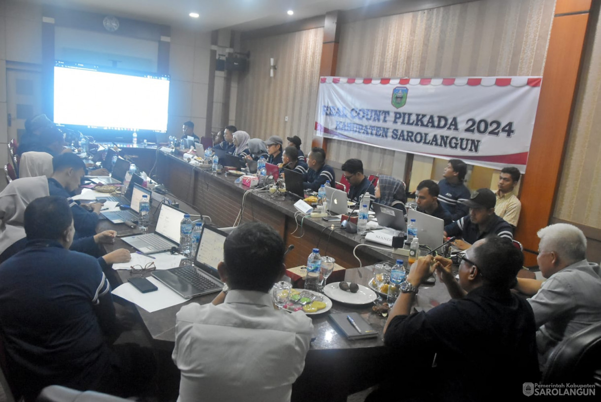 27 November 2024 - Real Count Pilkada 2024 Kabupaten Sarolangun, Bertempat di Ruang Pola Utama Kantor Bupati Sarolangun