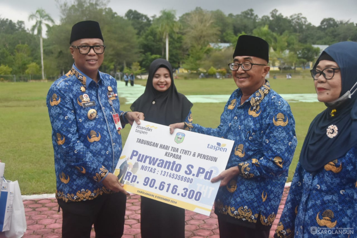 9 Desember 2024 - Upacara HUT Korpri Ke 53 di Lapangan Gunung Kembang Sarolangun