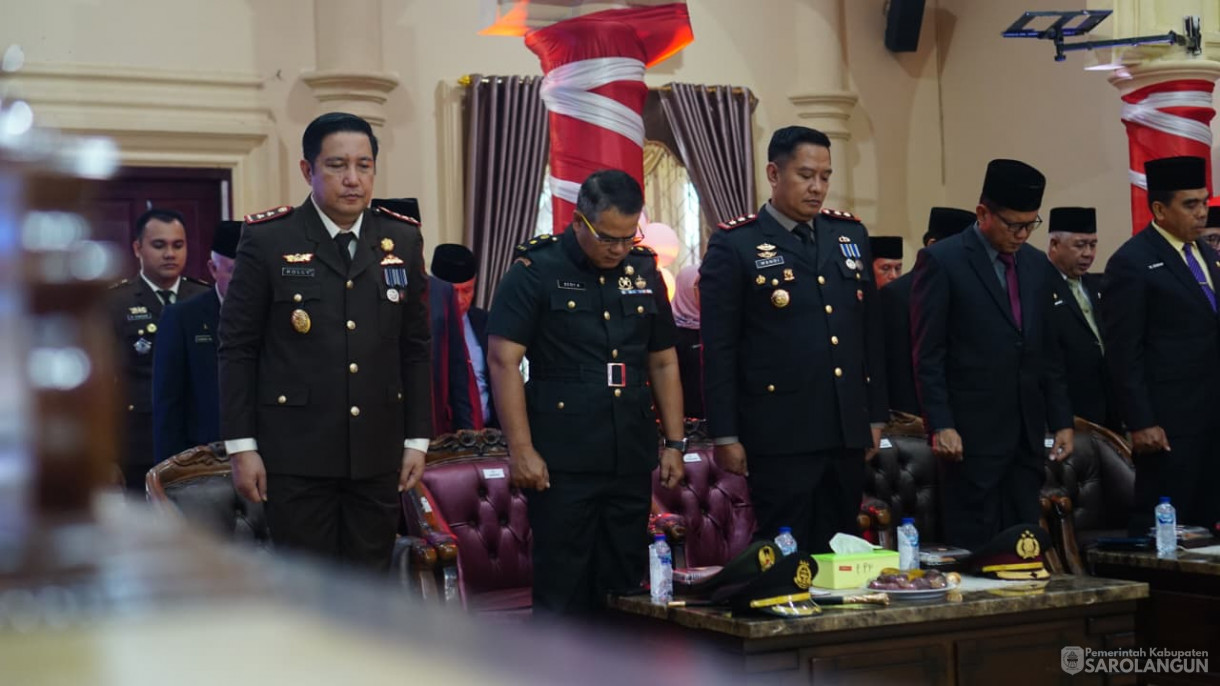 15 Agustus 2025 -&nbsp;Mendengarkan dan Menyaksikan Sidang Tahunan MPR RI Dan Pidato Kenegaraan Presidan RI Dalam Rangka HUT KE 80 Kemerdekaan RI Dalam Sidang Bersama DPR DPD RI
