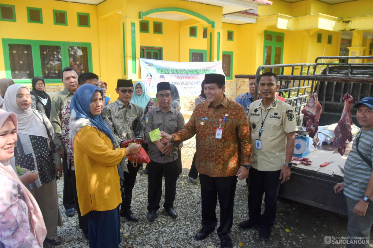 04 April 2024 - Operasi Pasar Murah Daging Kerbau Di Kantor Camat Sarolangun