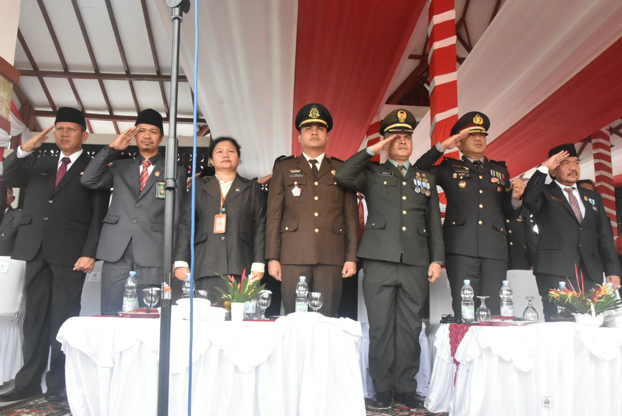 17 Agustus 2024 - Upacara Pengibaran Bendera Merah Putih Dalam Rangka HUT RI Ke 79, Bertempat di Lapangan Gunung Kembang Sarolangun