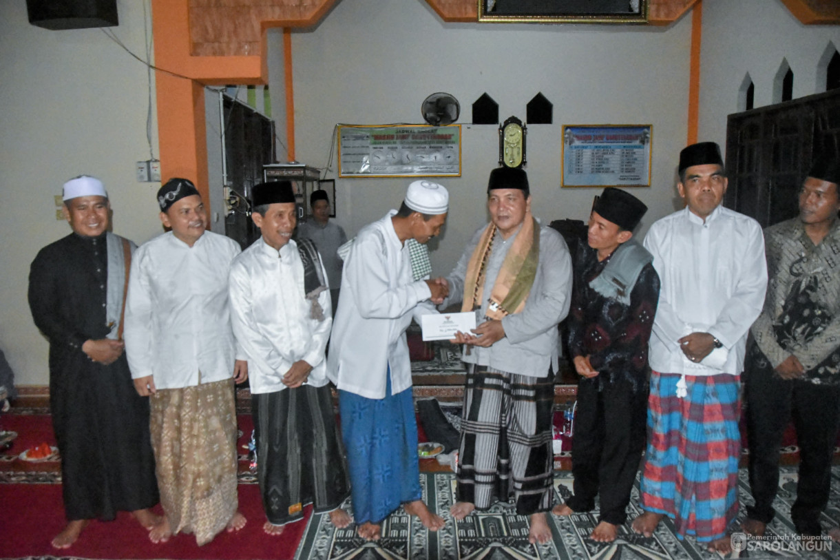 19 Maret 2024 - Buka Bersama Di Rumah Dinas Camat Singkut, Dilanjutkan Safari Ramadan Di Masjid Daruttaubah Desa Bukit Murau Kecamatan Singkut