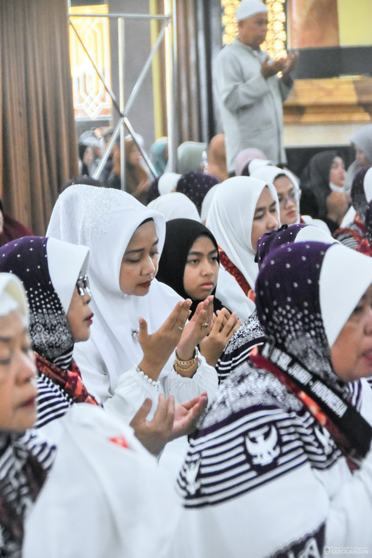 2 Juni 2024 -&nbsp;Pelepasan Calon Jamaah Haji Sarolangun Tahun 2024 Di Masjid Assulthon