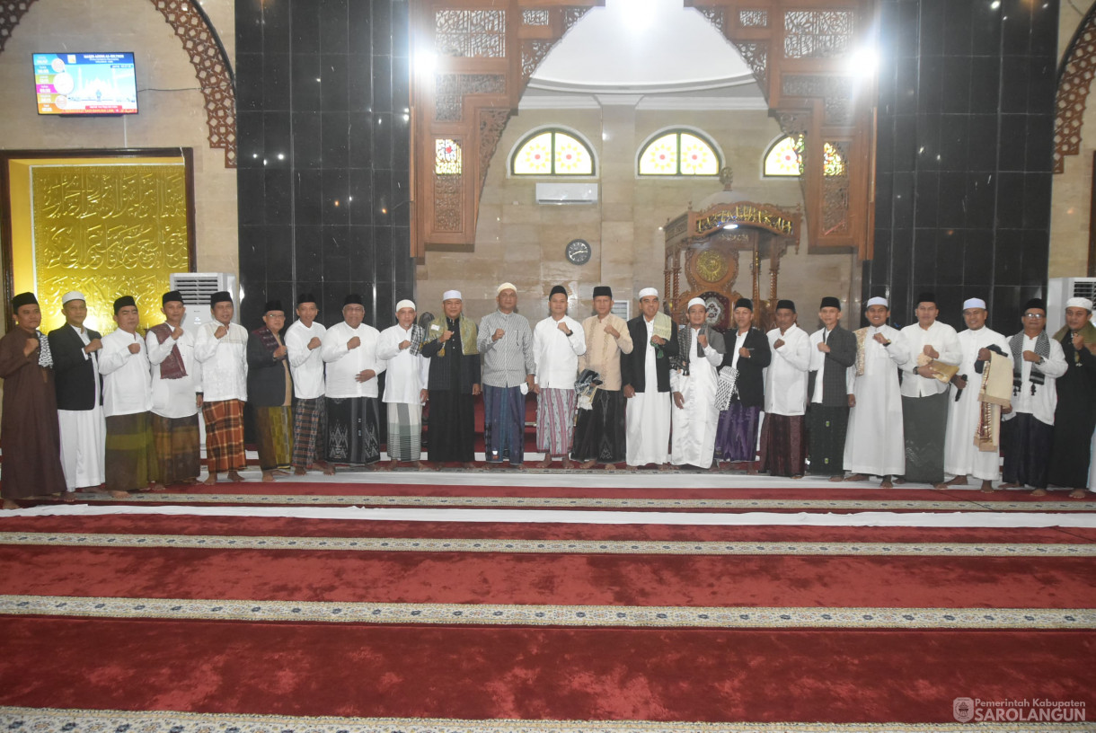 6 Juni 2025 -&nbsp;Sholat Idul Adha dan Penyerahan Sapi Kurban dari Bapak Presiden RI Bapak Prabowo Subianto kepada Panitia Qurban Masjid Assulthon Sarolangun